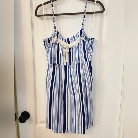 Striped Faux wrap sundress - Picture 2 of 3